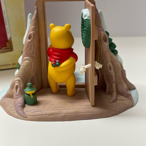 Hallmark Ornament Gift Exchange, Winnie the Pooh Collection 2005 new in box. - Picture 10 of 13